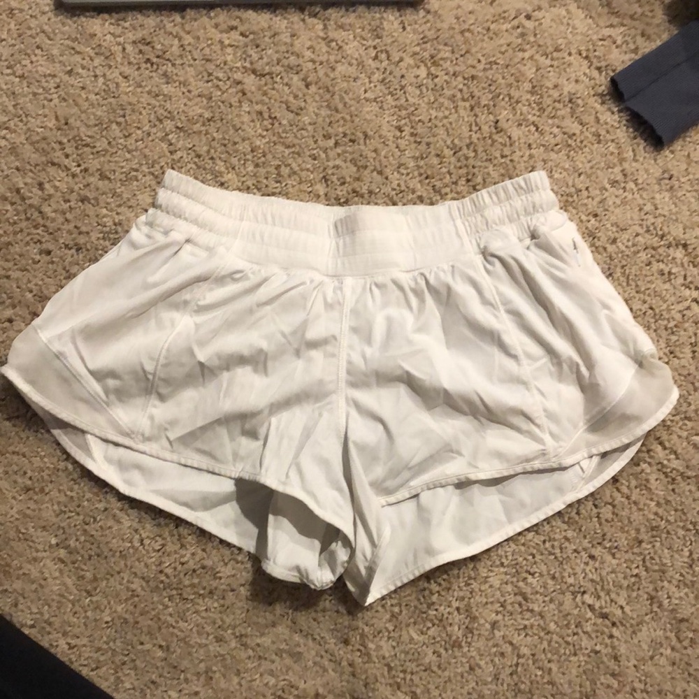 Lululemon Hot hotty Short 2.5”